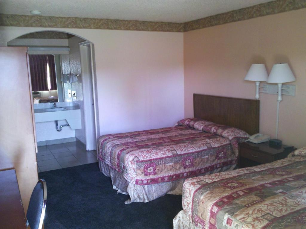 Astro Motel Hutchinson Room photo