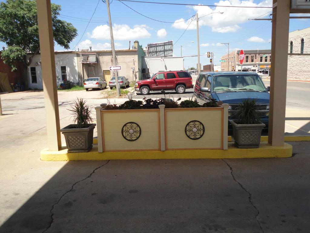 Astro Motel Hutchinson Exterior photo