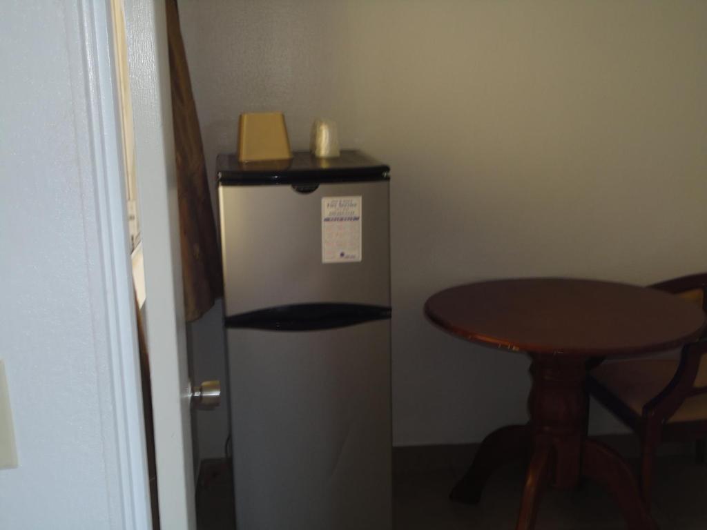 Astro Motel Hutchinson Room photo