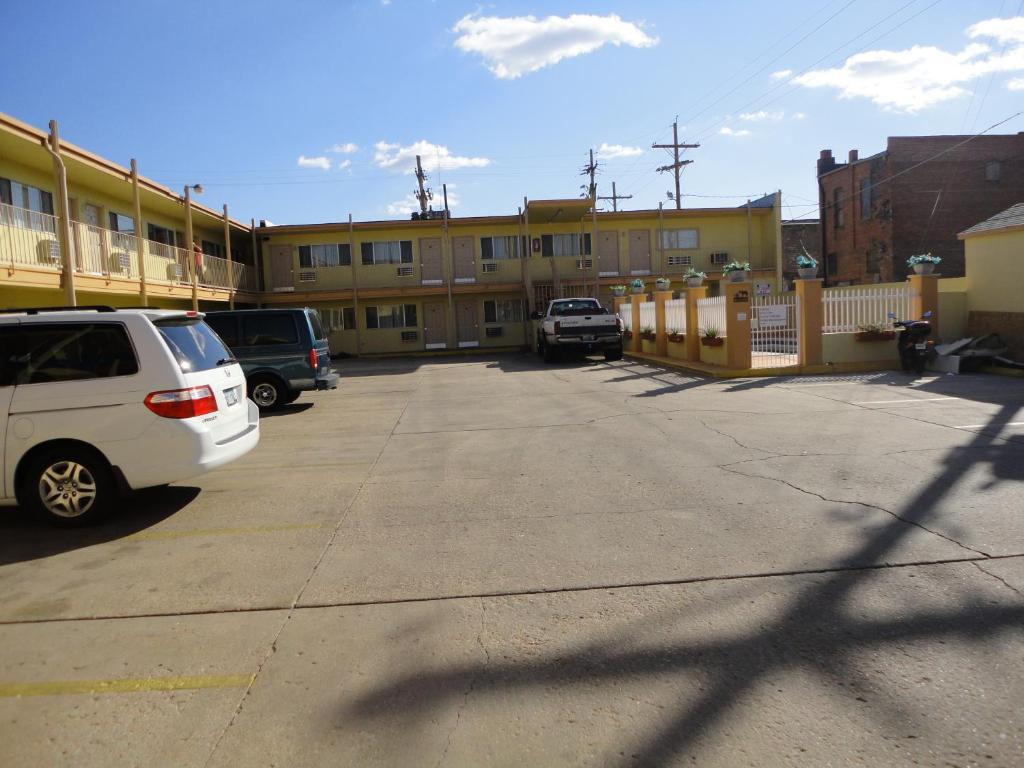 Astro Motel Hutchinson Exterior photo